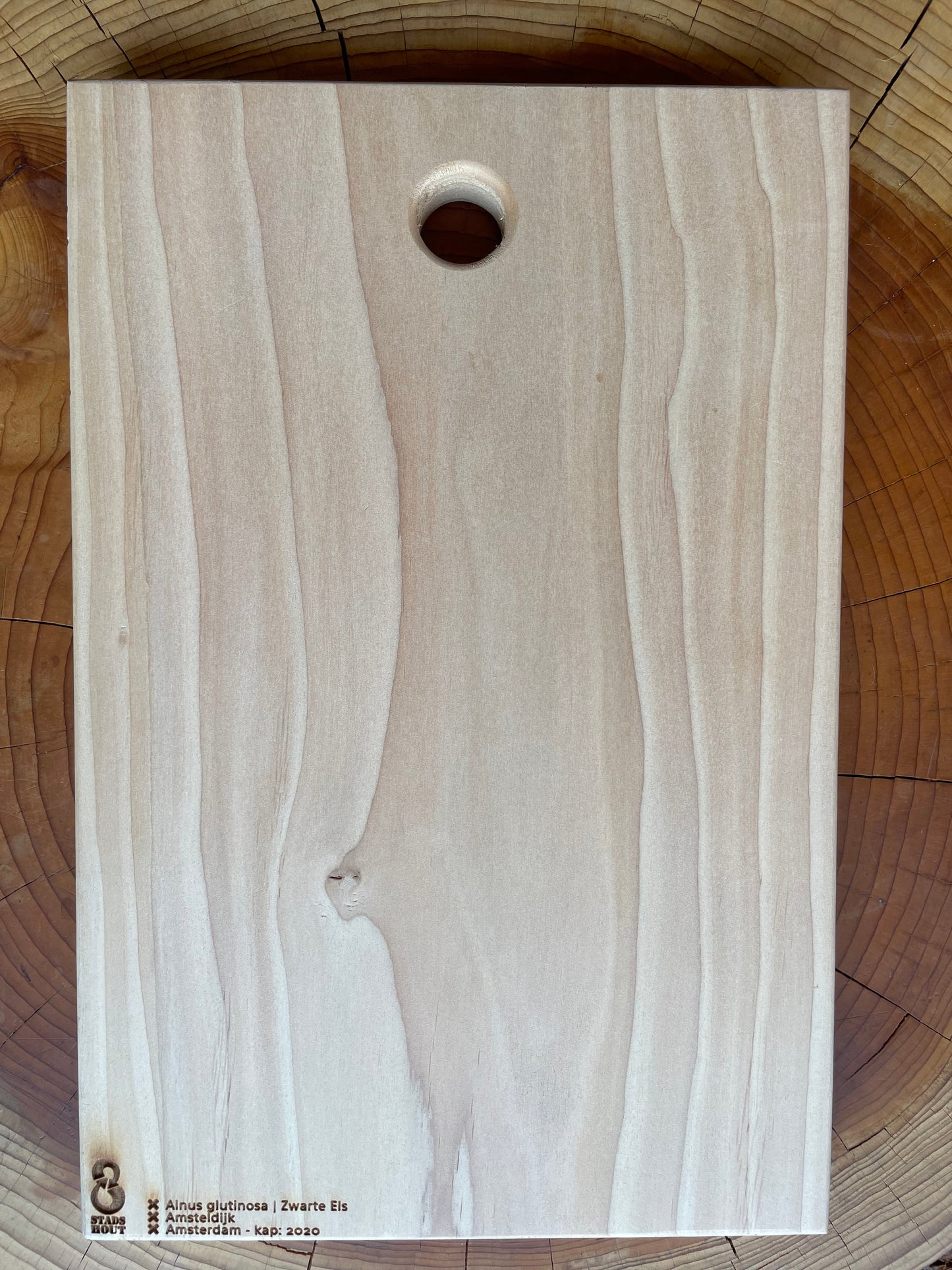 Black Alder chopping board from Amsteldijk